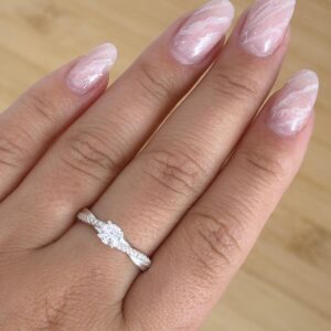 Anel Traçado com Fio Transpassado