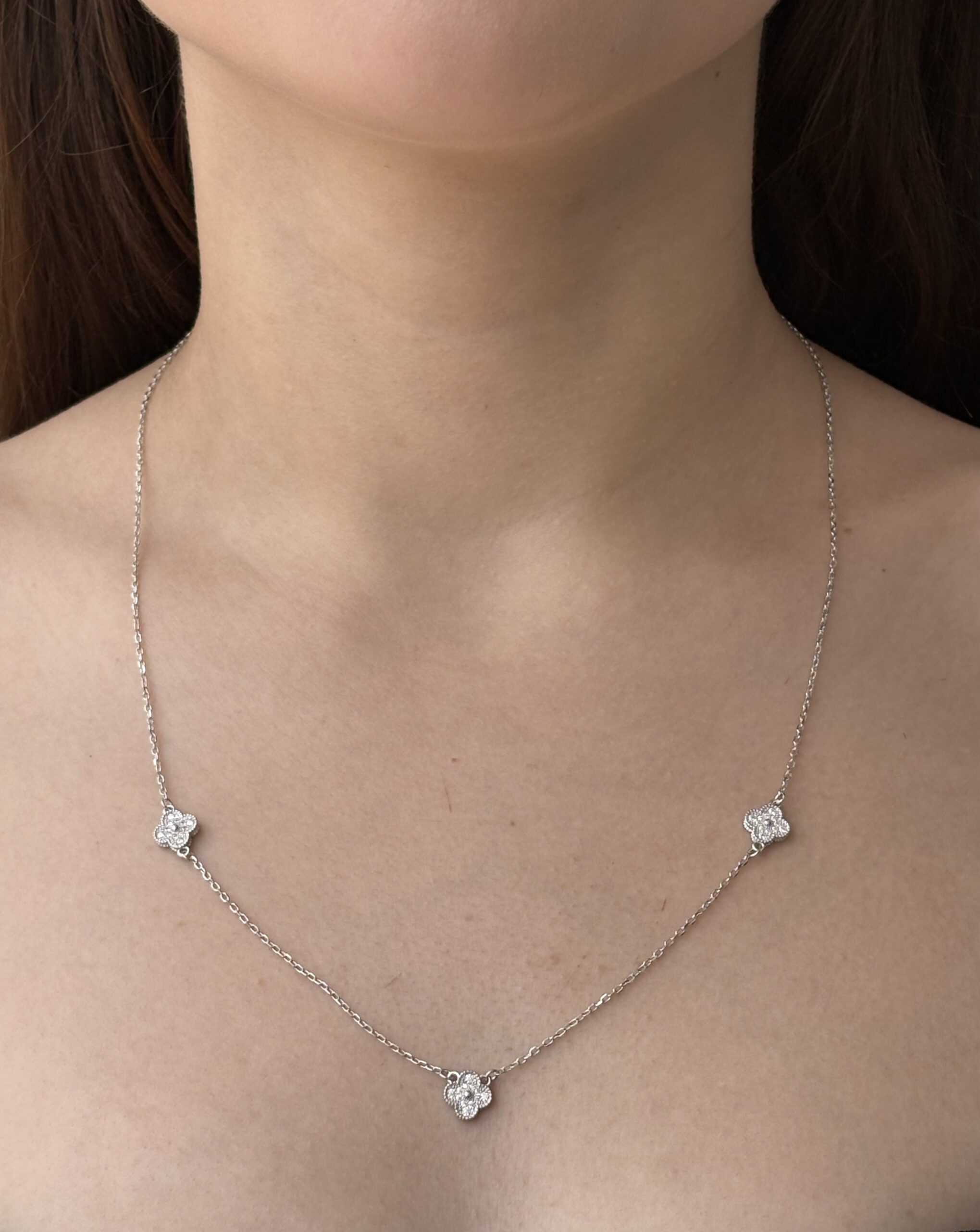 50 cm - Trevo cravejado com ródio - 260,00